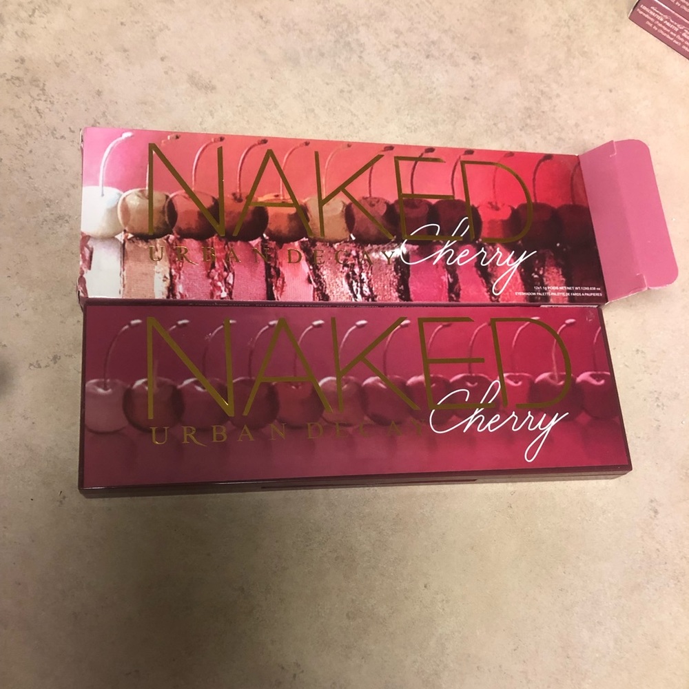 *CHERRY* Urban Decay Naked Palette